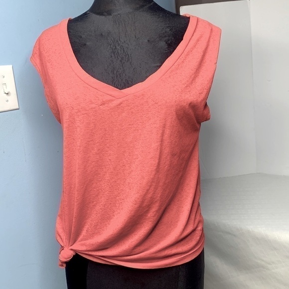 Gymshark Womens Red Coral Nikki Blackketter Care free Tee Shirt Top Size Small - Picture 1 of 8